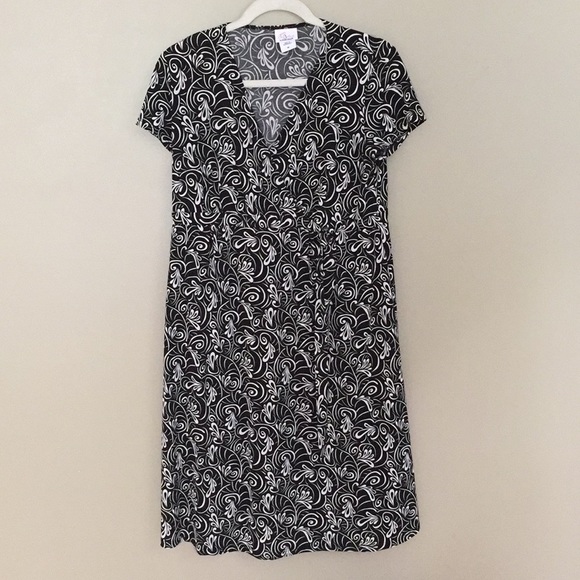 Motherhood Maternity Dresses & Skirts - Lot of 2 maternity dresses